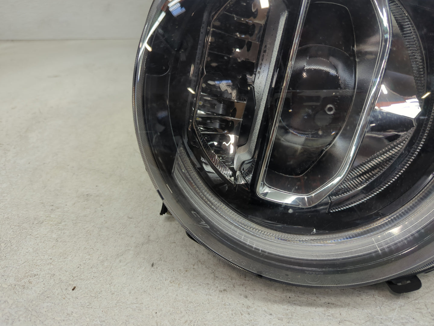2019 Jeep Renegade Driver Left Oem Head Light Headlight Lamp - Oemusedautoparts1.com