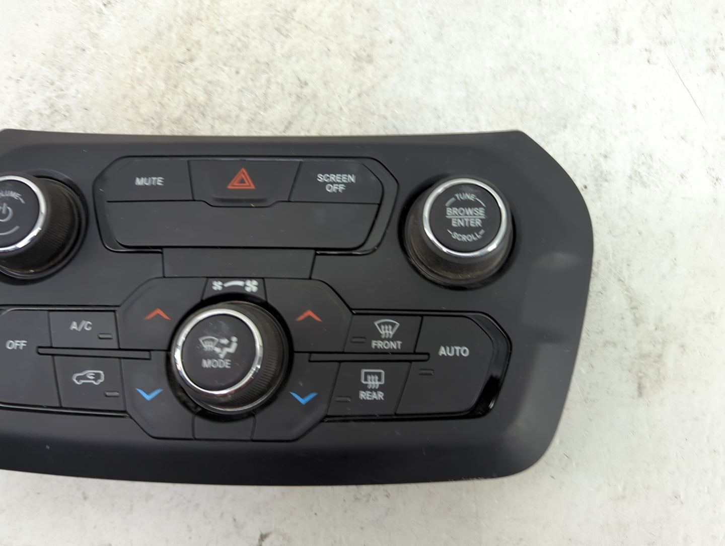 2018-2020 Jeep Renegade Climate Control Module Temperature AC/Heater Replacement P/N:07356941380 P07356941380 Fits OEM Used 