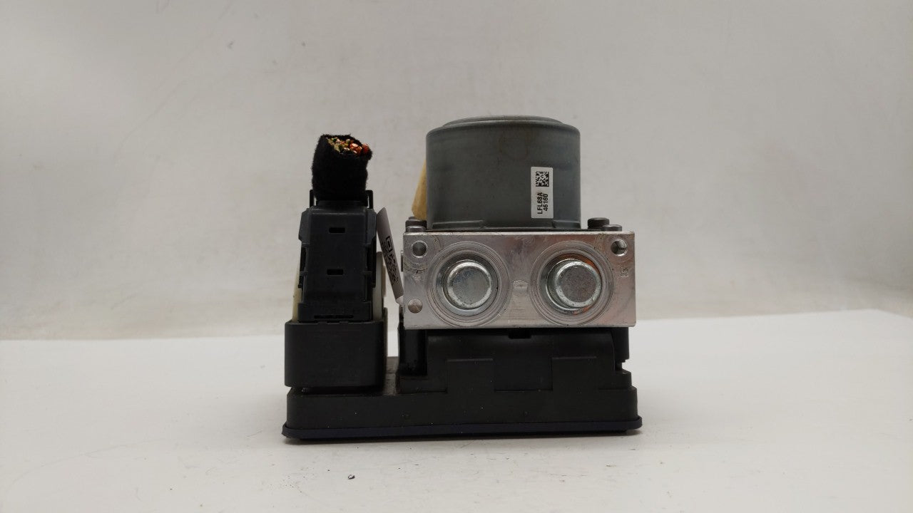 2018 Jeep Renegade ABS Pump Control Module Replacement P/N:52080677 52137661 Fits OEM Used Auto Parts - Oemusedautoparts1.co