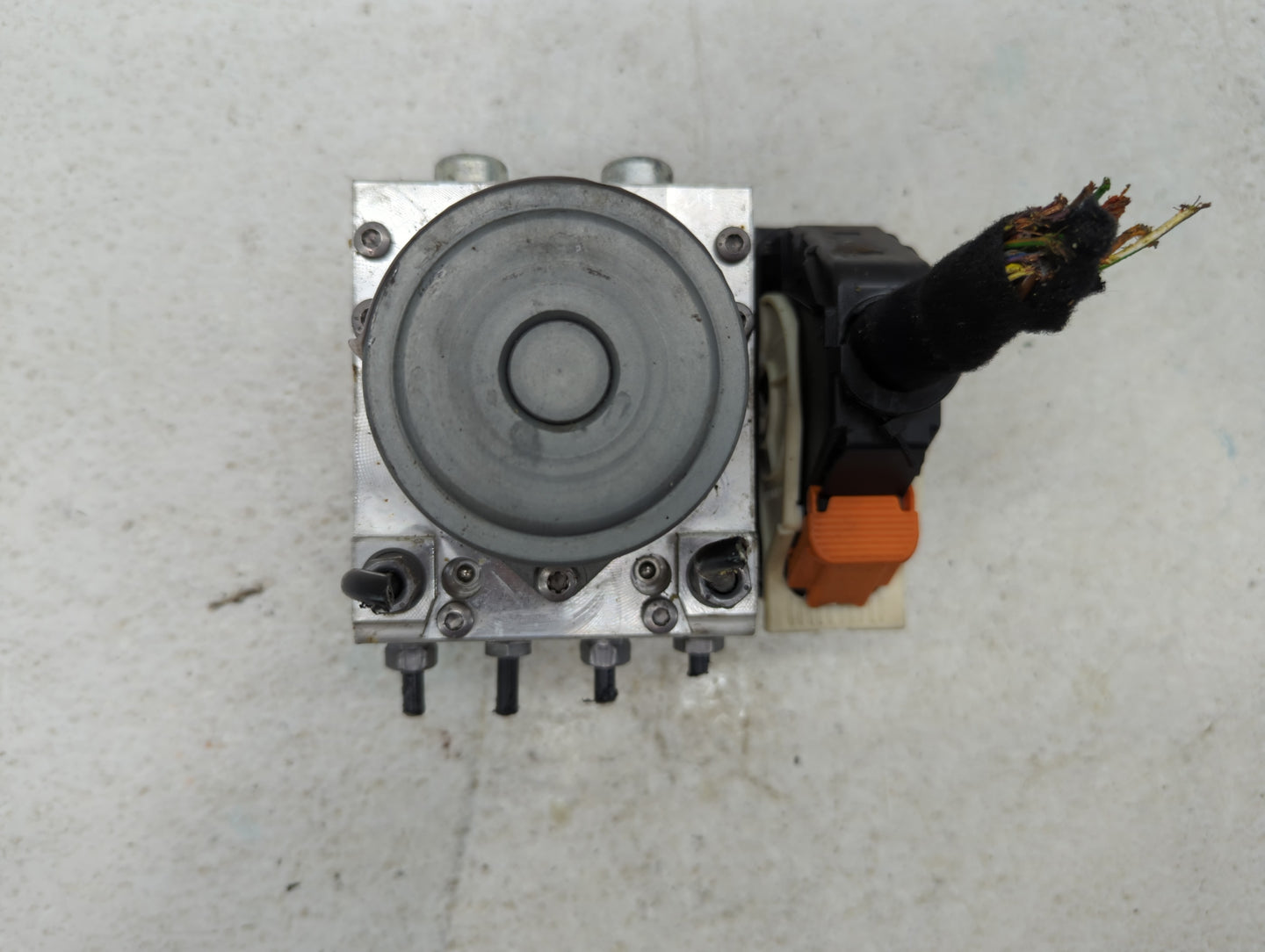 2018-2019 Jeep Renegade ABS Pump Control Module Replacement P/N:69013015 Fits Fits 2018 2019 OEM Used Auto Parts - Oemusedau