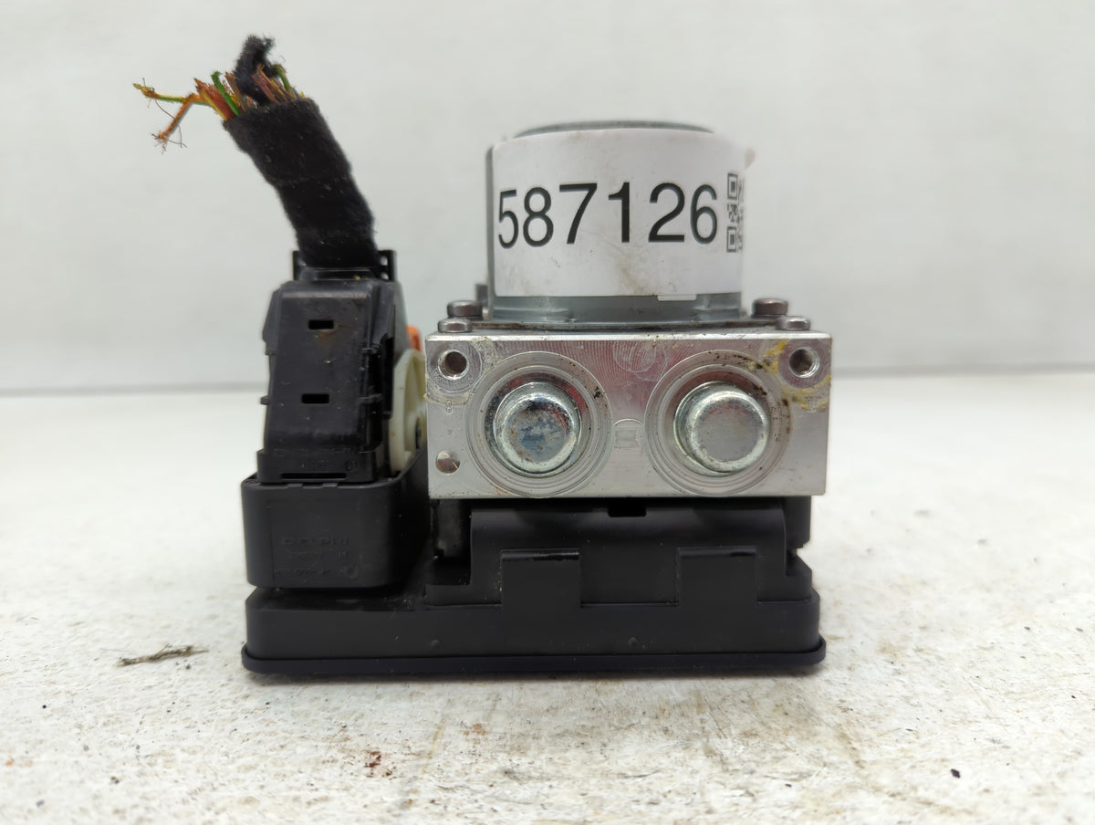 2018-2019 Jeep Renegade Anti-Lock Brake ABS Pump Module Actuator OEM P/N:69013015 Fits Fits 2018 2019 OEM Used Auto Parts - 
