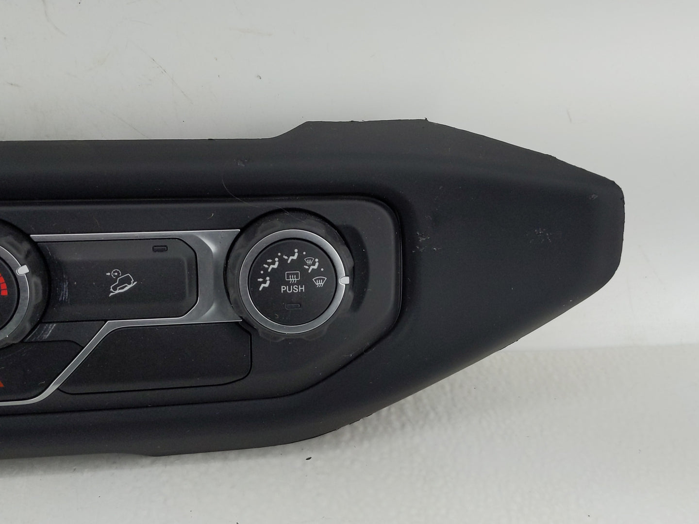 2019-2022 Jeep Wrangler Climate Control Module Temperature AC/Heater Replacement P/N:P6SZ05DX9AA Fits Fits 2019 2020 2021 20