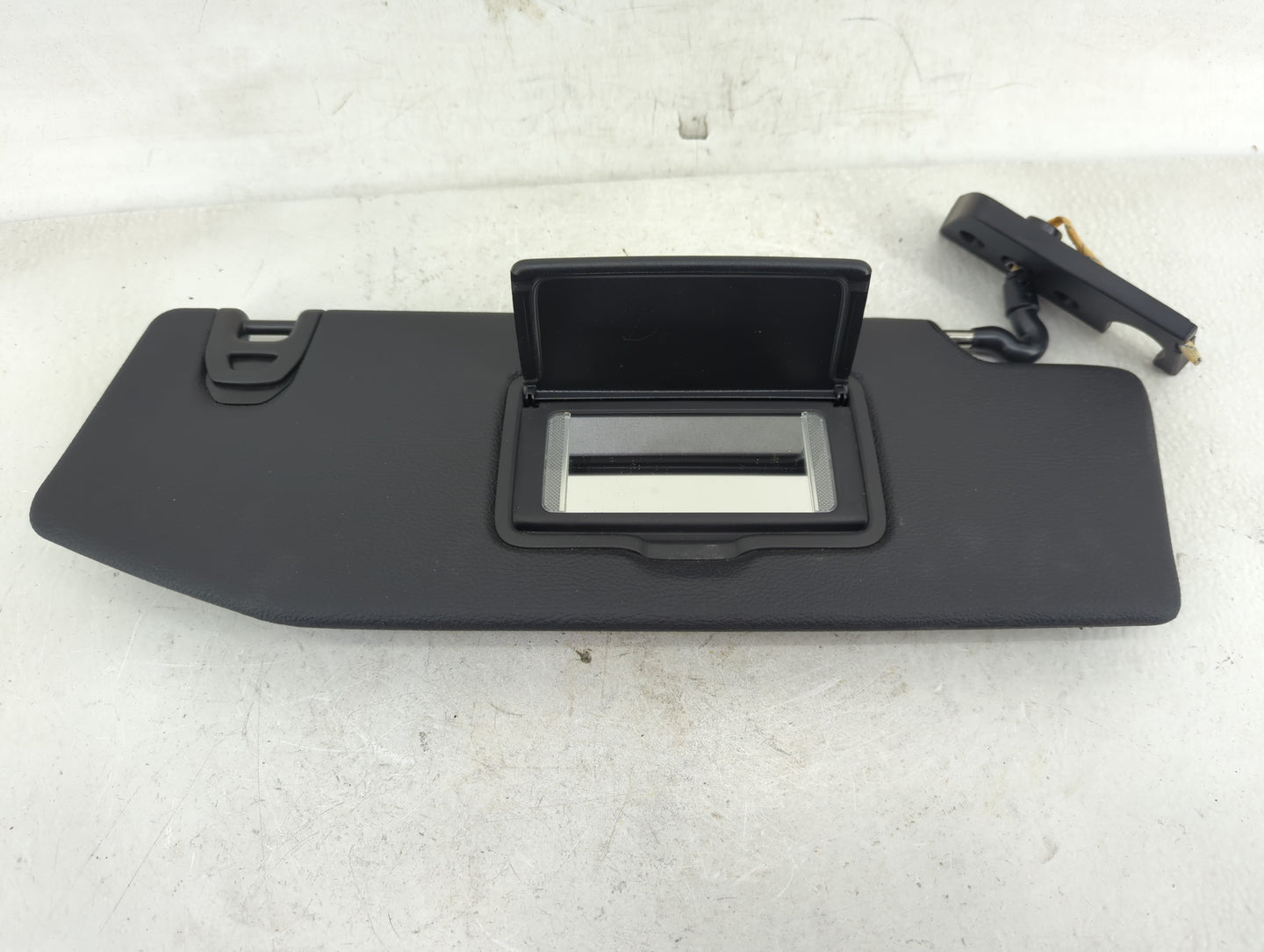 2018-2022 Jeep Wrangler Sun Visor Shade Replacement Passenger Right Mirror Fits Fits 2018 2019 2020 2021 2022 OEM Used Auto 