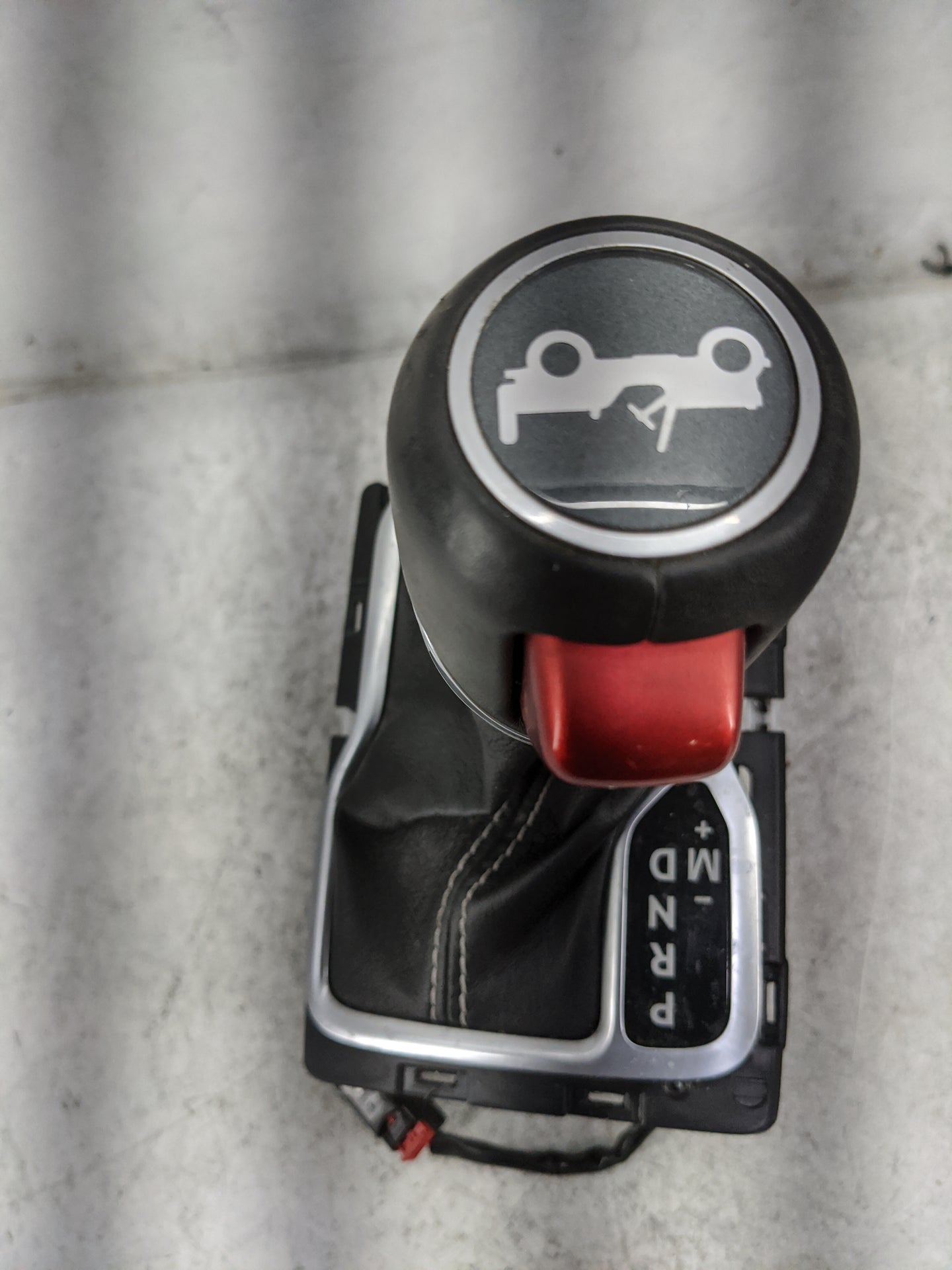 2019 Jeep Wrangler Floor Console Assembly Shifter - Oemusedautoparts1.com