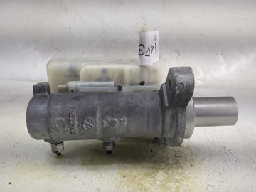 2018-2022 Jeep Wrangler Brake Master Cylinder 1497398 - Oemusedautoparts1.com