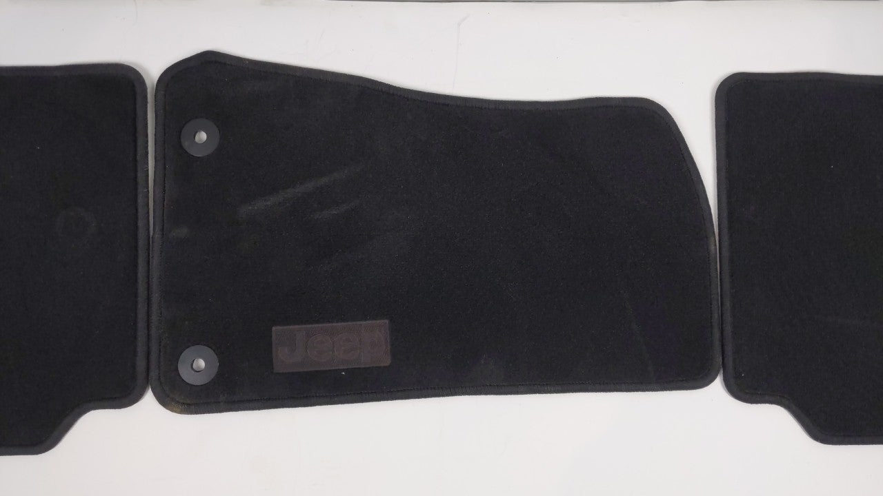 2019 Jeep Wrangler Set of 3 Floor Mats - Oemusedautoparts1.com