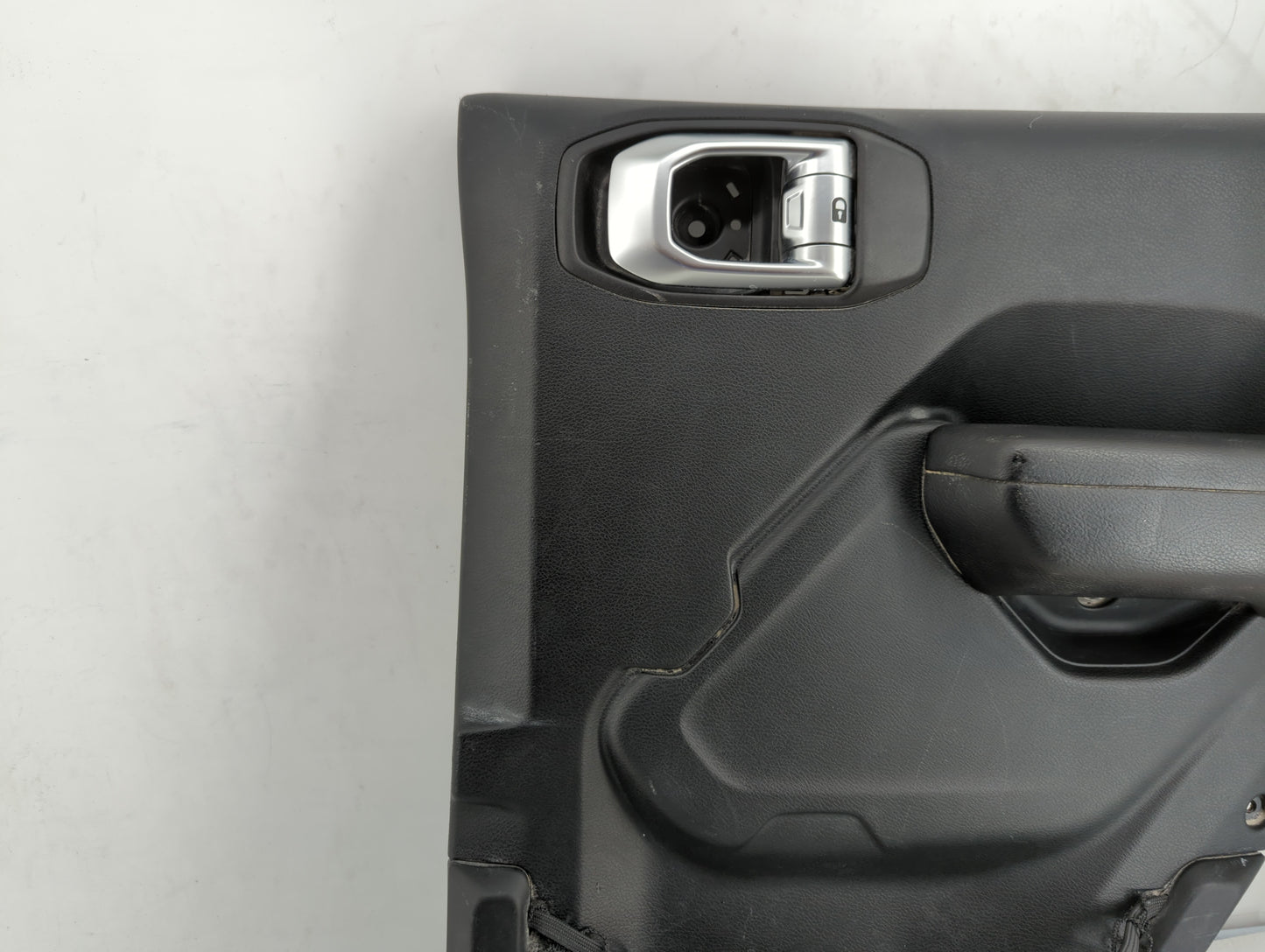 2019 Jeep Wrangler Engine Cover - Oemusedautoparts1.com