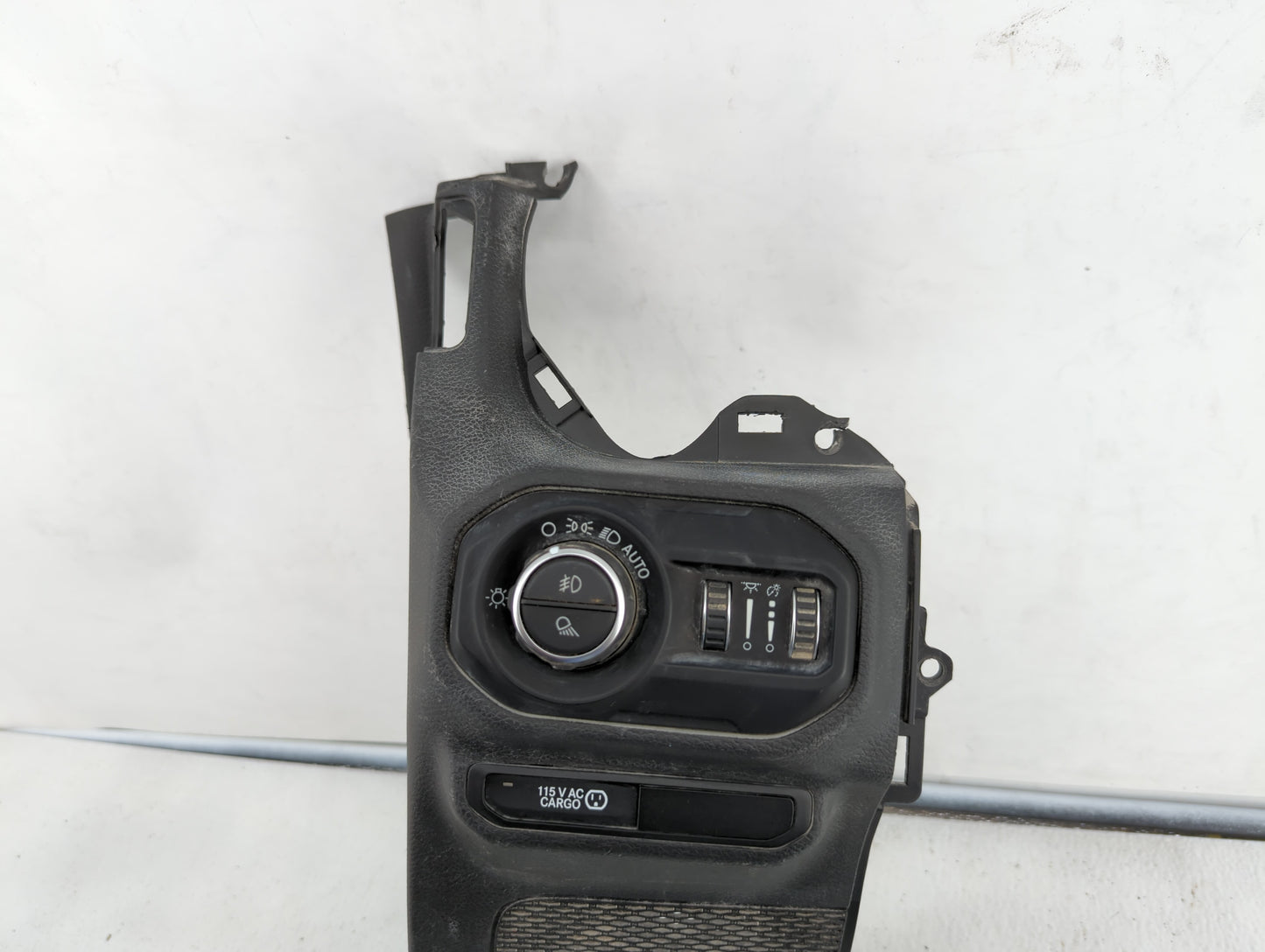 HEAD LAMP BEZEL - Oemusedautoparts1.com