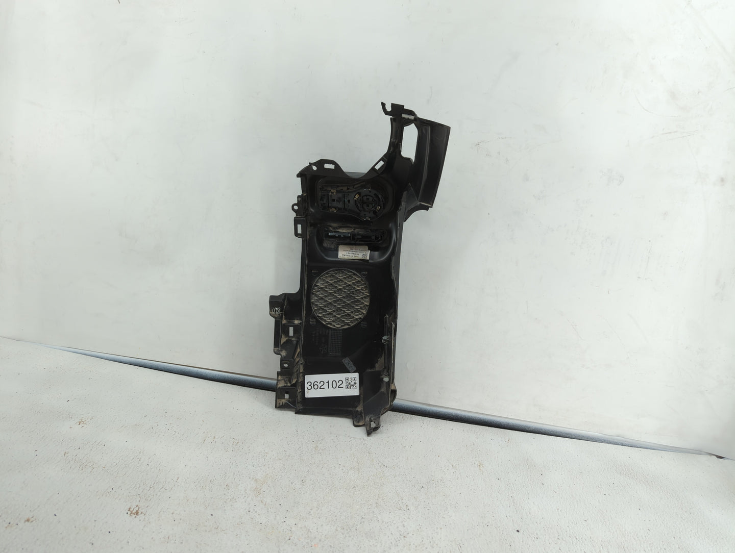 HEAD LAMP BEZEL - Oemusedautoparts1.com