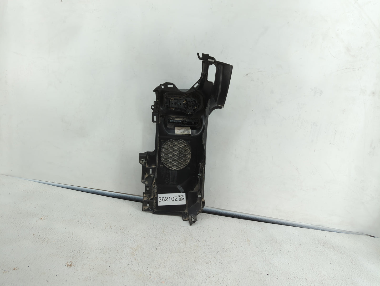 HEAD LAMP BEZEL - Oemusedautoparts1.com