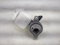 2017-2019 Kia Cadenza Brake Master Cylinder - Oemusedautoparts1.com