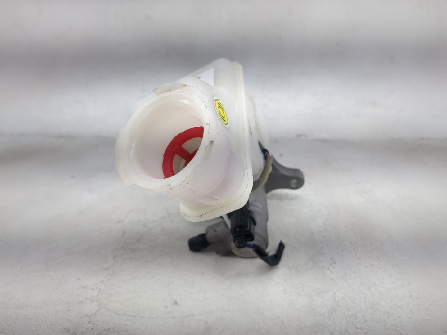 2017-2019 Kia Cadenza Brake Master Cylinder - Oemusedautoparts1.com