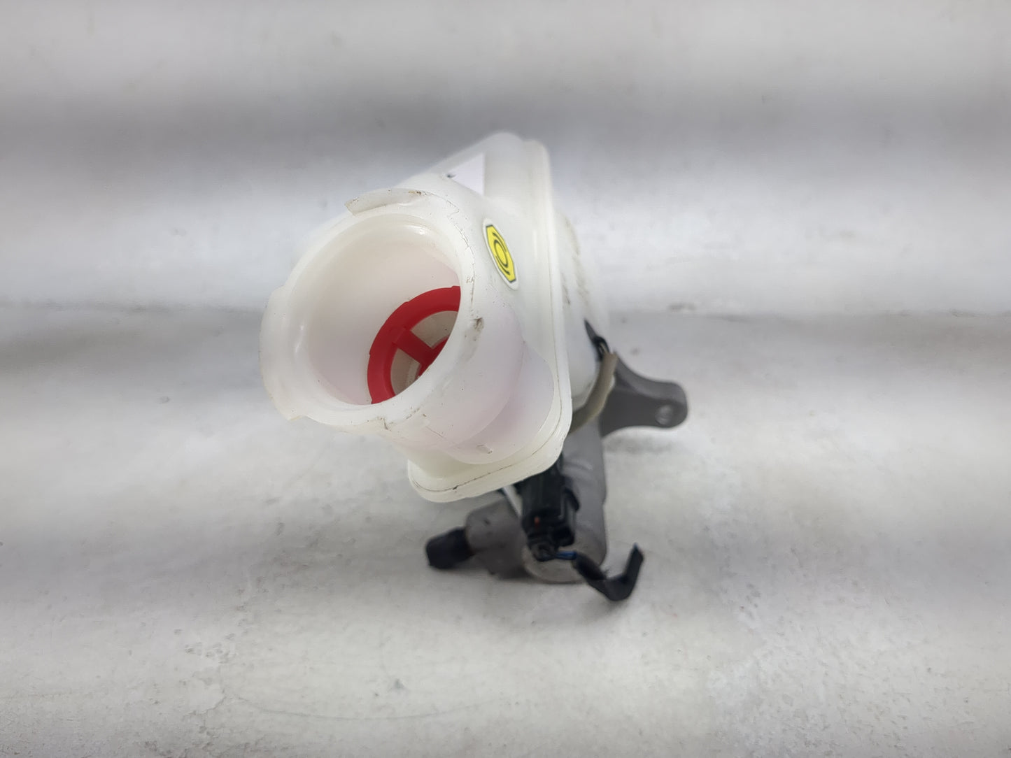 2017-2019 Kia Cadenza Brake Master Cylinder - Oemusedautoparts1.com