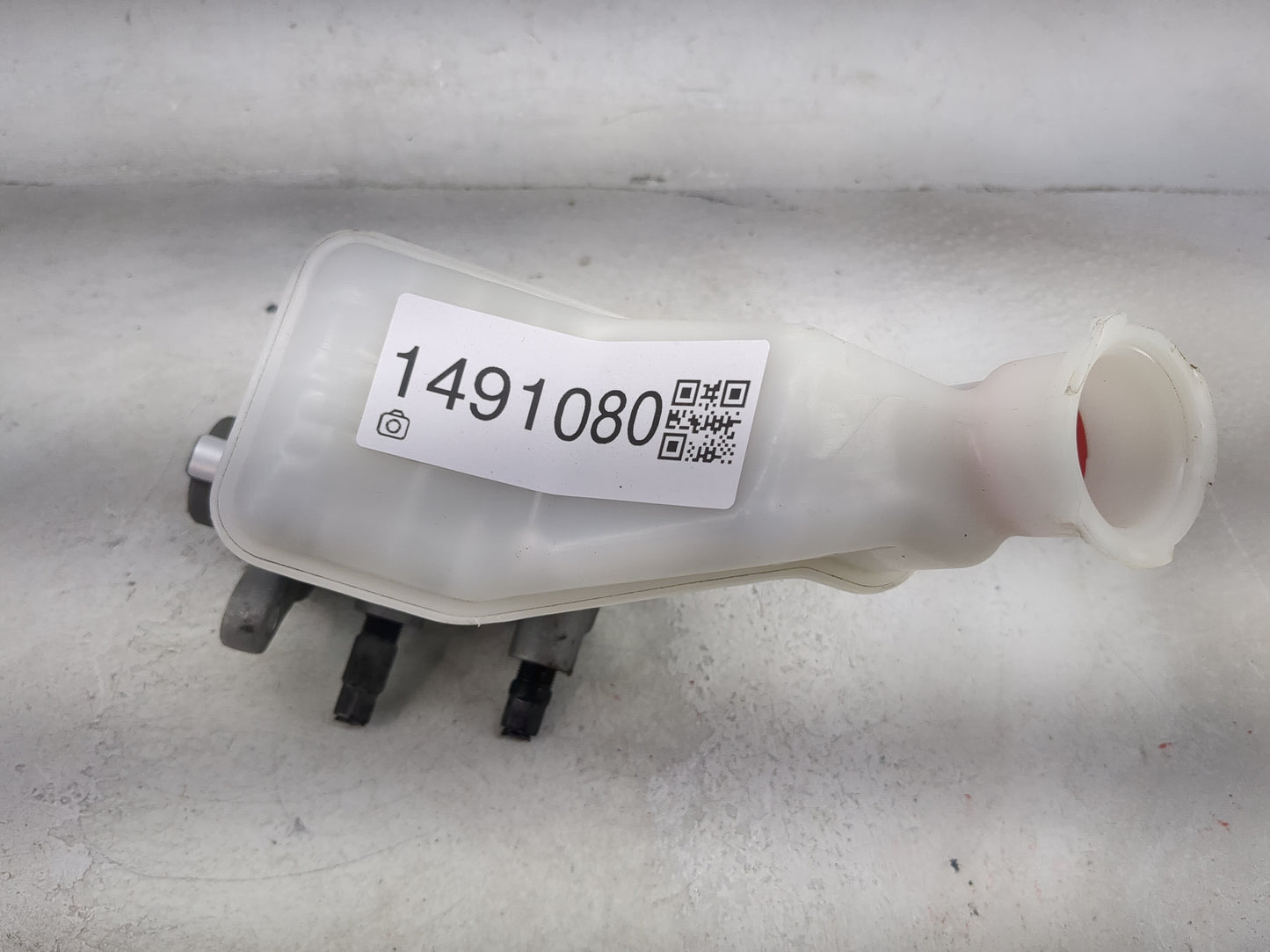 2017-2019 Kia Cadenza Brake Master Cylinder - Oemusedautoparts1.com