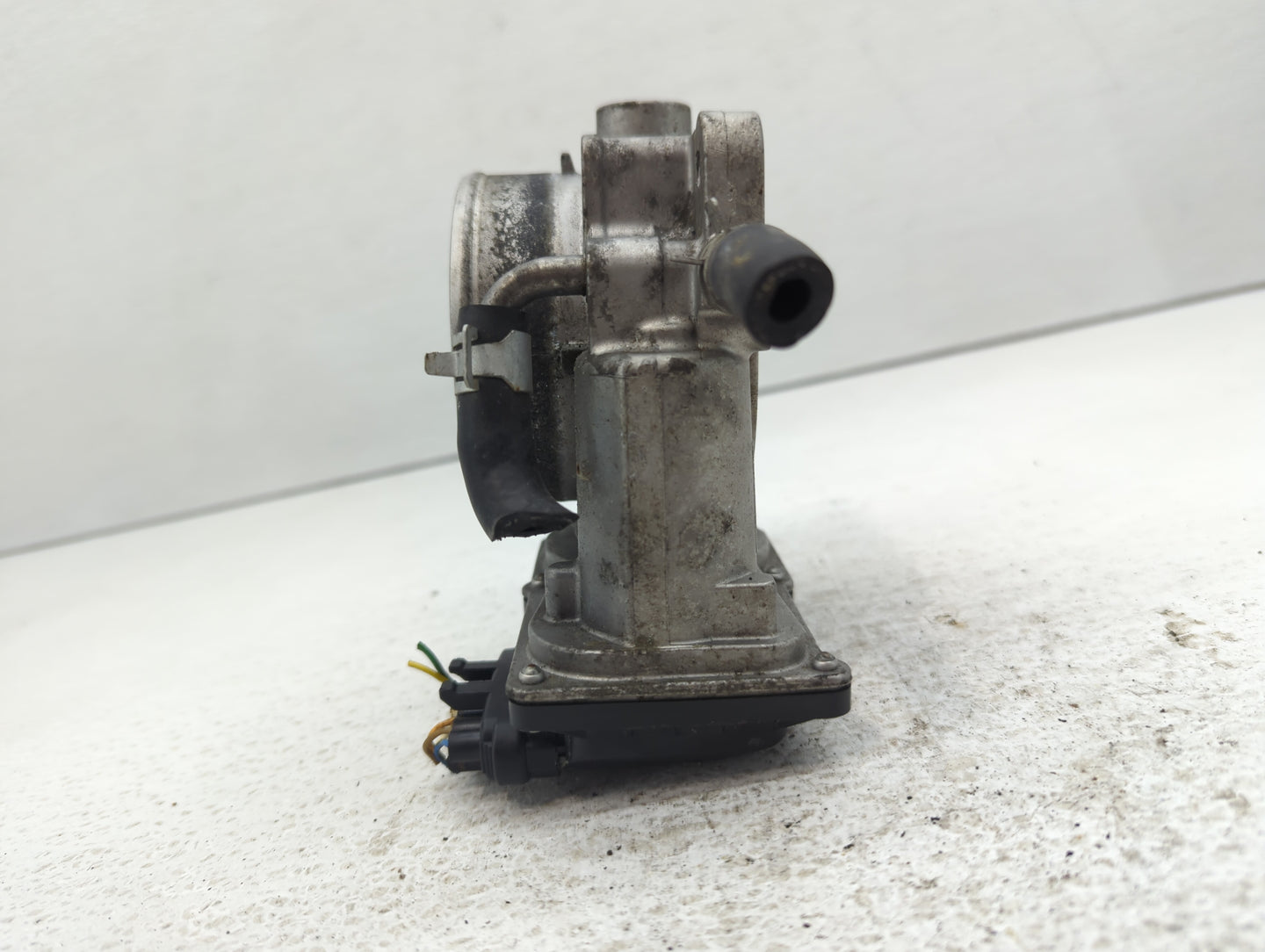 2017-2020 Kia Cadenza Throttle Body P/N:35100-3L100 35100-3B100 Fits Fits 2017 2018 2019 2020 2021 2022 OEM Used Auto Parts 
