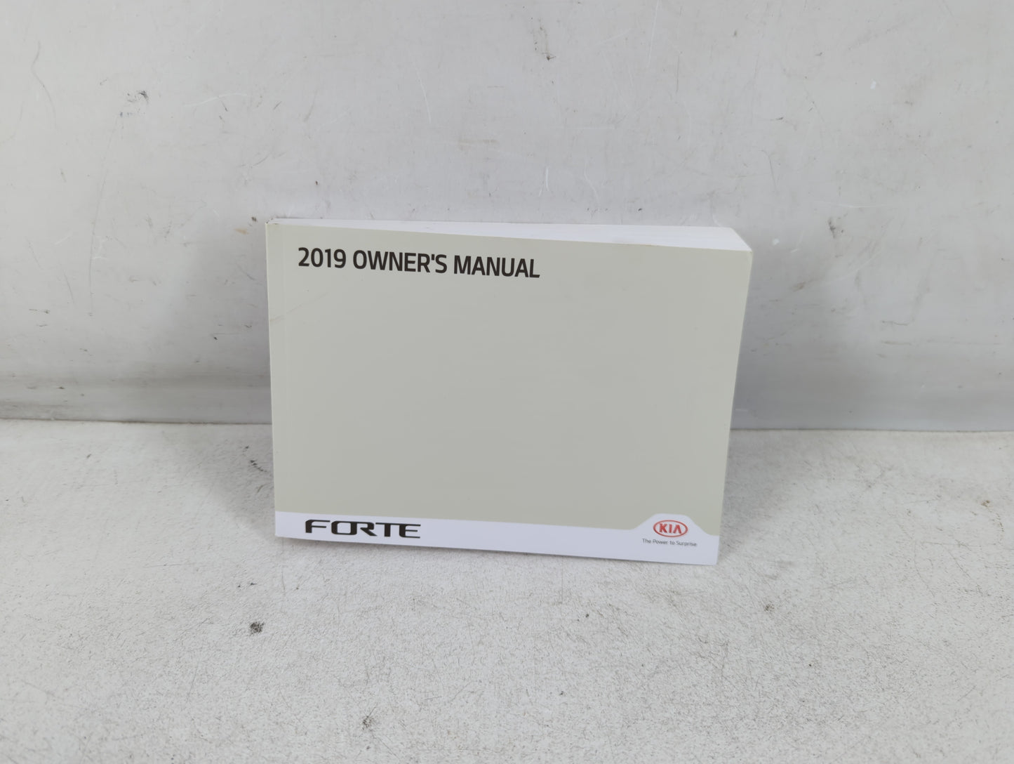 2019 Kia Forte Owners Manual Book Guide P/N:DLS4-EU95E OEM Used Auto Parts - Oemusedautoparts1.com