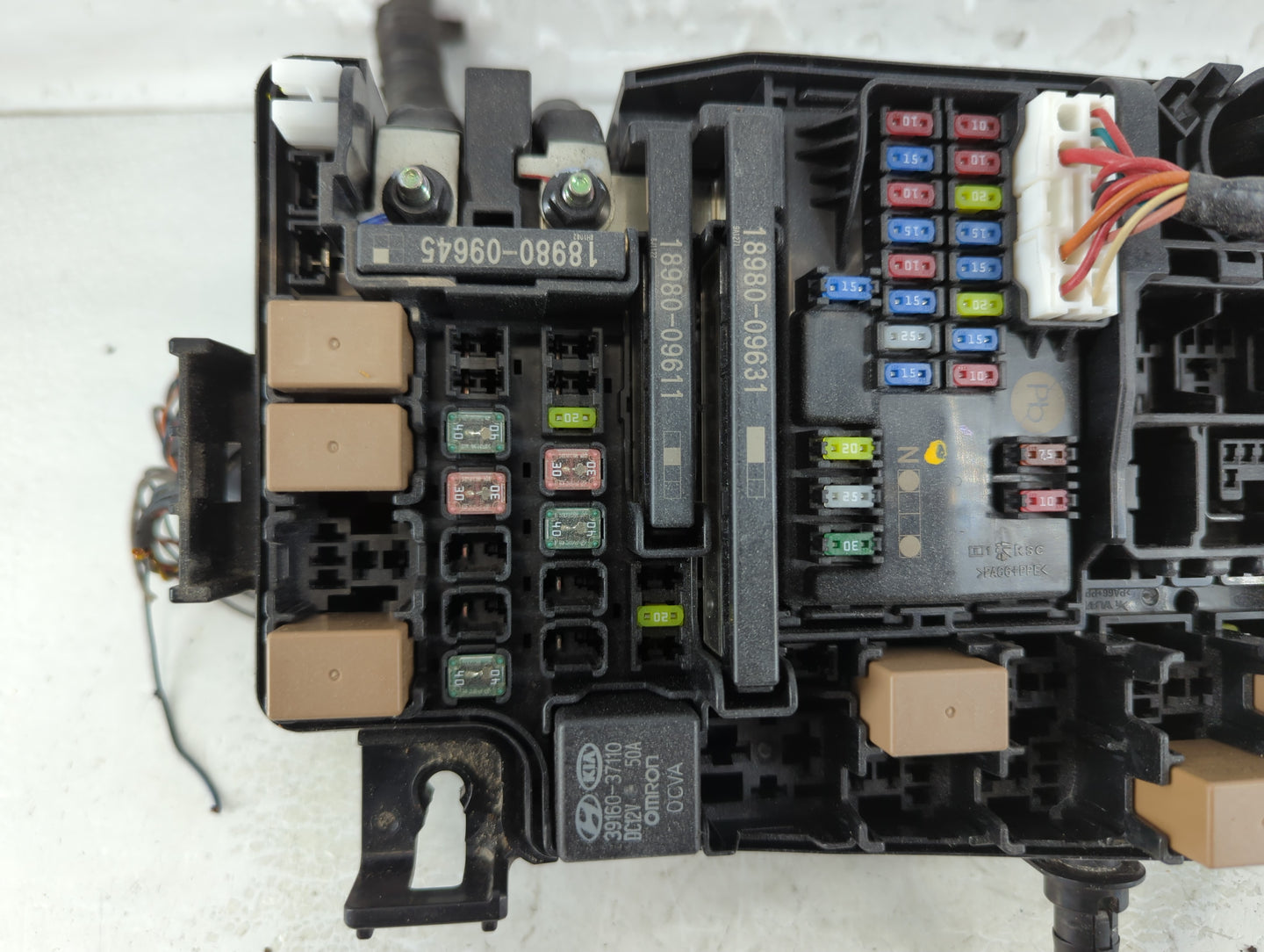 2019-2020 Kia Forte Fusebox Fuse Box Panel Relay Module P/N:91431 M7031 Fits Fits 2019 2020 OEM Used Auto Parts - Oemusedaut