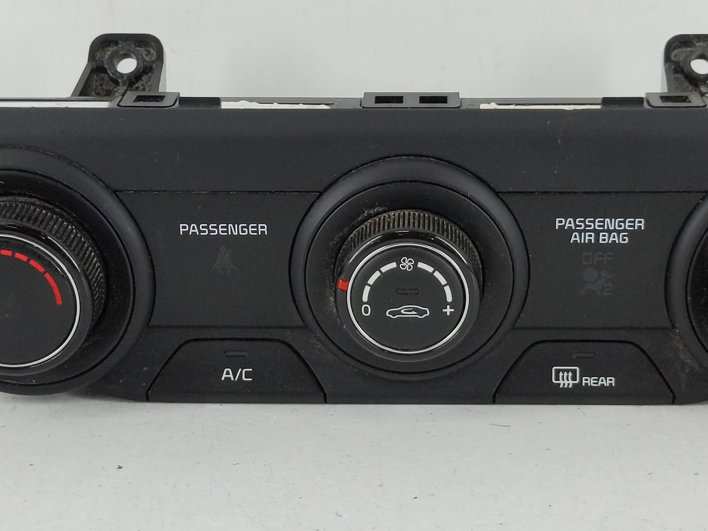 2019-2021 Kia Forte Climate Control Module Temperature AC/Heater Replacement P/N:97250-M6130WK Fits Fits 2019 2020 2021 OEM 