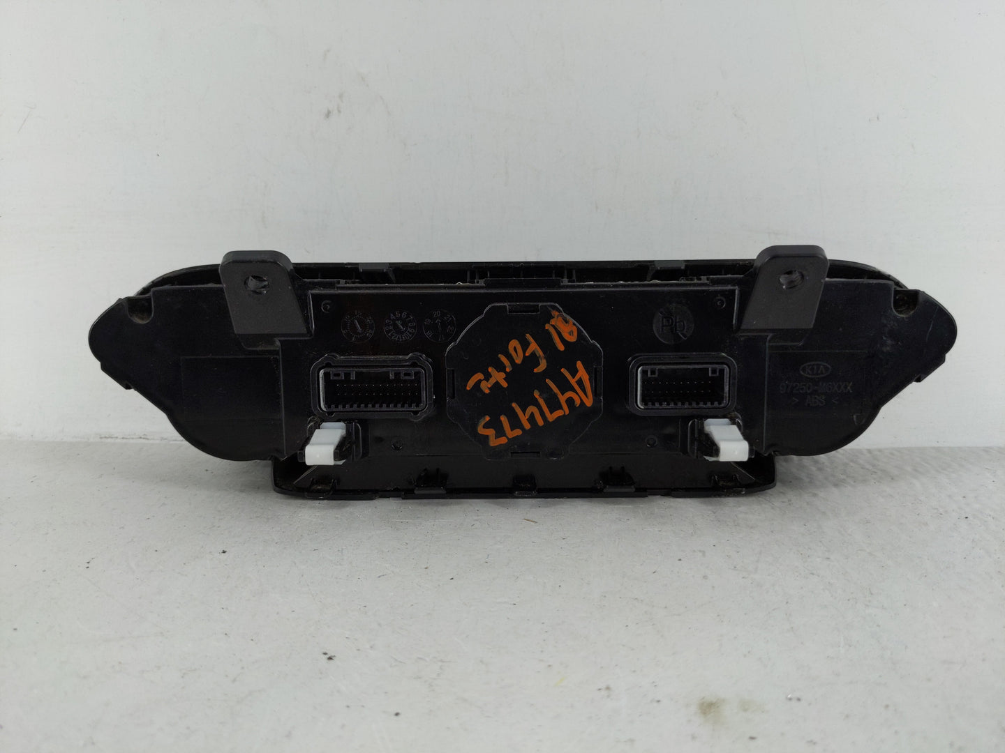 2019-2021 Kia Forte Climate Control Module Temperature AC/Heater Replacement P/N:97250-M6130WK Fits Fits 2019 2020 2021 OEM 
