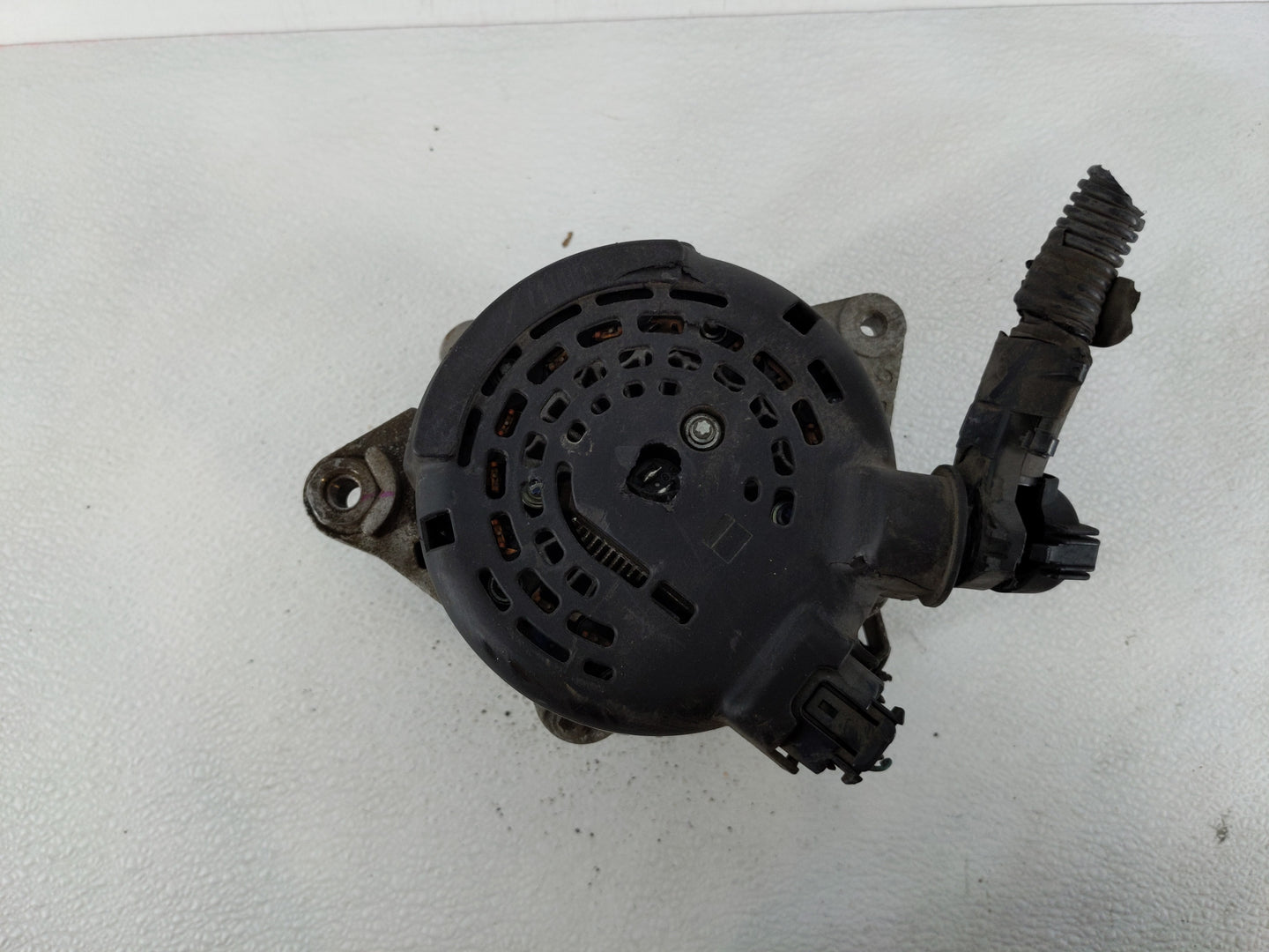 2017-2022 Kia Forte Alternator Replacement Generator Charging Assembly Engine OEM P/N:37300-2E721 Fits OEM Used Auto Parts -