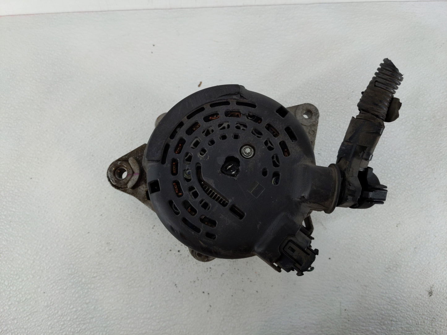 2017-2022 Kia Forte Alternator Replacement Generator Charging Assembly Engine OEM P/N:37300-2E721 Fits OEM Used Auto Parts -