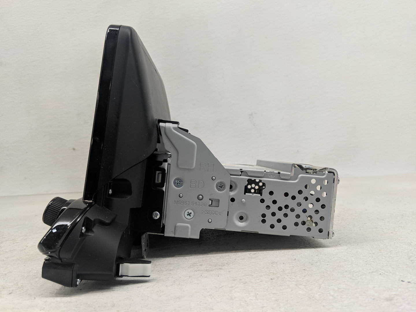 2019-2021 Kia Forte Radio AM FM Cd Player Receiver Replacement P/N:96160M7070WK Fits Fits 2019 2020 2021 OEM Used Auto Parts