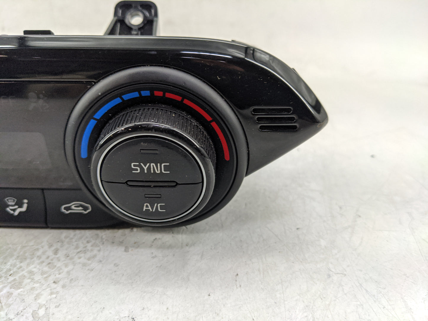 2019-2021 Kia Forte Climate Control Module Temperature AC/Heater Replacement P/N:97250-M6310WK 97250-3MXXX Fits OEM Used Aut