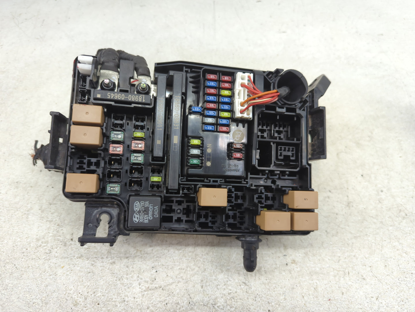2019-2020 Kia Forte Fusebox Fuse Box Panel Relay Module P/N:91956-M7020 Fits Fits 2019 2020 OEM Used Auto Parts - Oemusedaut