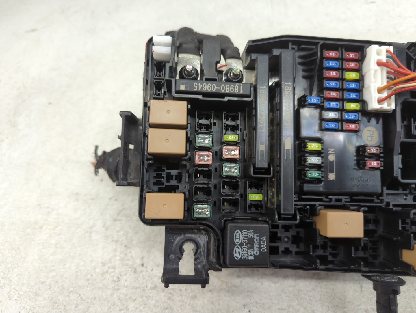 2019-2020 Kia Forte Fusebox Fuse Box Panel Relay Module P/N:91956-M7020 Fits Fits 2019 2020 OEM Used Auto Parts - Oemusedaut