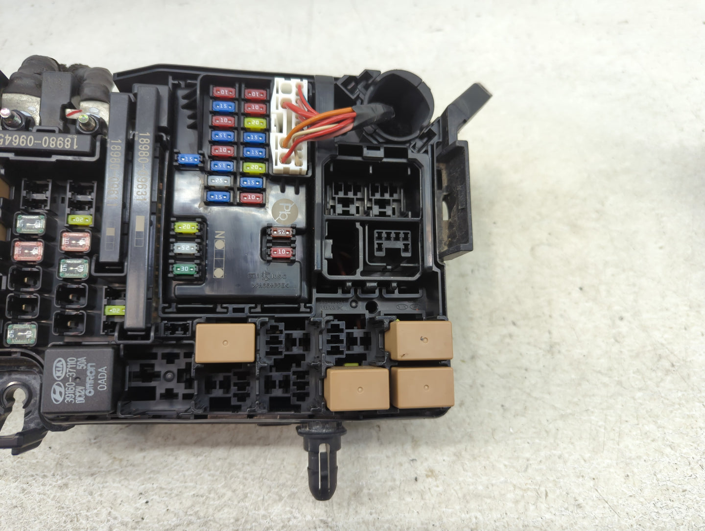 2019-2020 Kia Forte Fusebox Fuse Box Panel Relay Module P/N:91956-M7020 Fits Fits 2019 2020 OEM Used Auto Parts - Oemusedaut