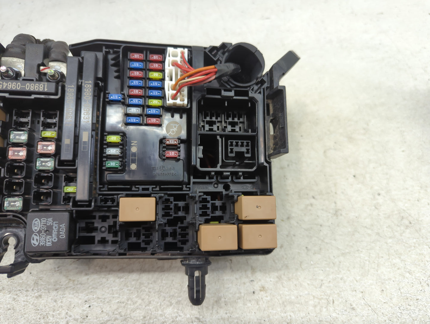 2019-2020 Kia Forte Fusebox Fuse Box Panel Relay Module P/N:91956-M7020 Fits Fits 2019 2020 OEM Used Auto Parts - Oemusedaut