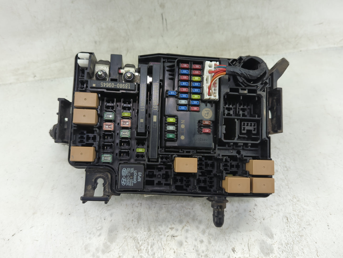 2019-2020 Kia Forte Fusebox Fuse Box Panel Relay Module P/N:91956-M7020 Fits Fits 2019 2020 OEM Used Auto Parts - Oemusedaut
