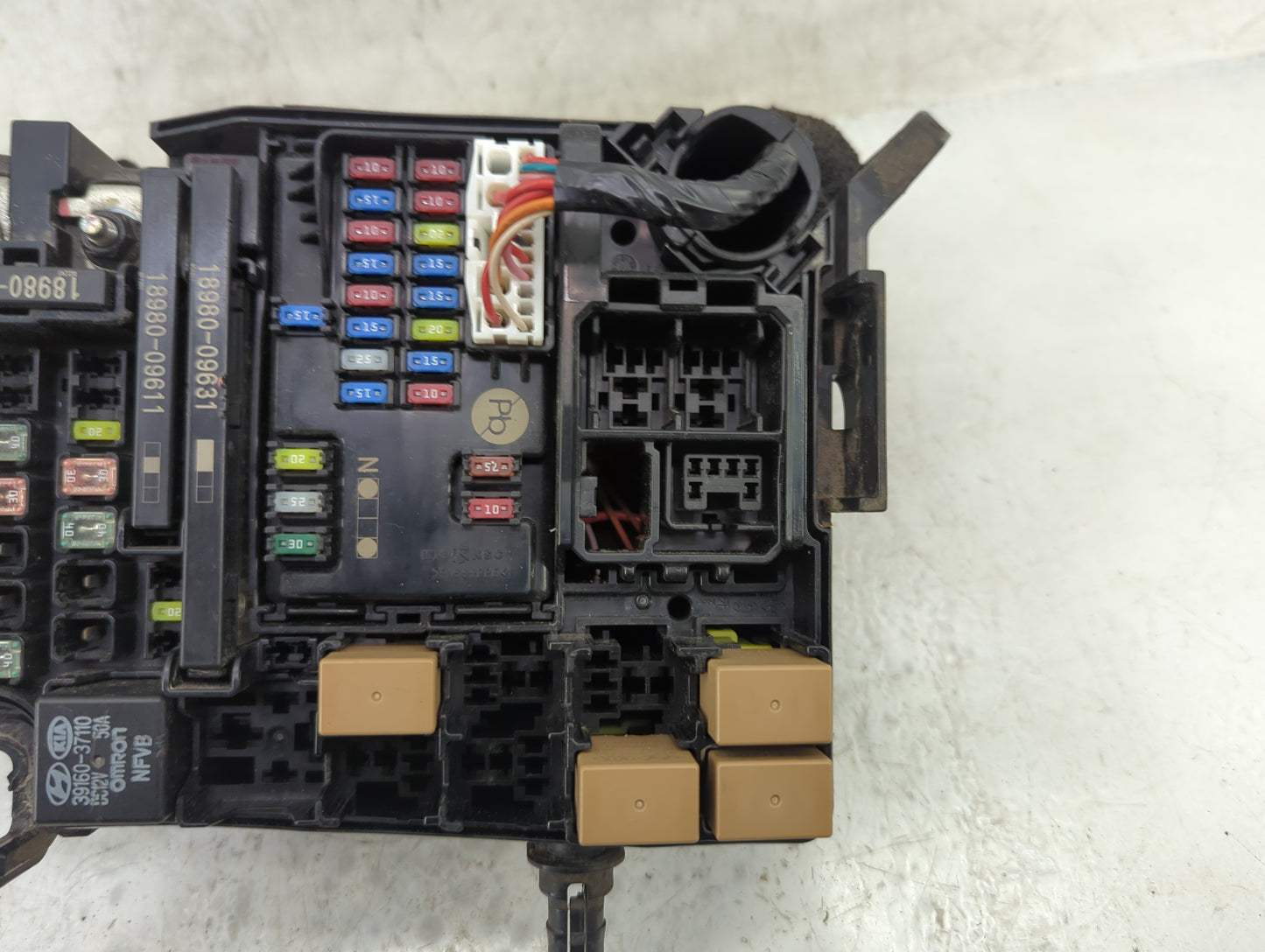 2019-2020 Kia Forte Fusebox Fuse Box Panel Relay Module P/N:91956-M7020 Fits Fits 2019 2020 OEM Used Auto Parts - Oemusedaut