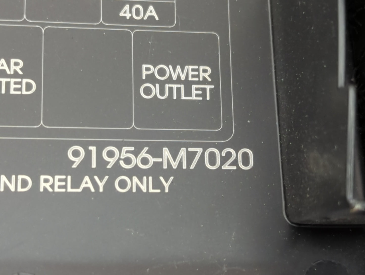 2019-2020 Kia Forte Fusebox Fuse Box Panel Relay Module P/N:91956-M7020 Fits Fits 2019 2020 OEM Used Auto Parts - Oemusedaut