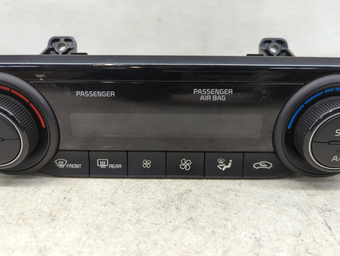 2019-2021 Kia Forte Climate Control Module Temperature AC/Heater Replacement P/N:97250-M6320WK Fits Fits 2019 2020 2021 OEM 
