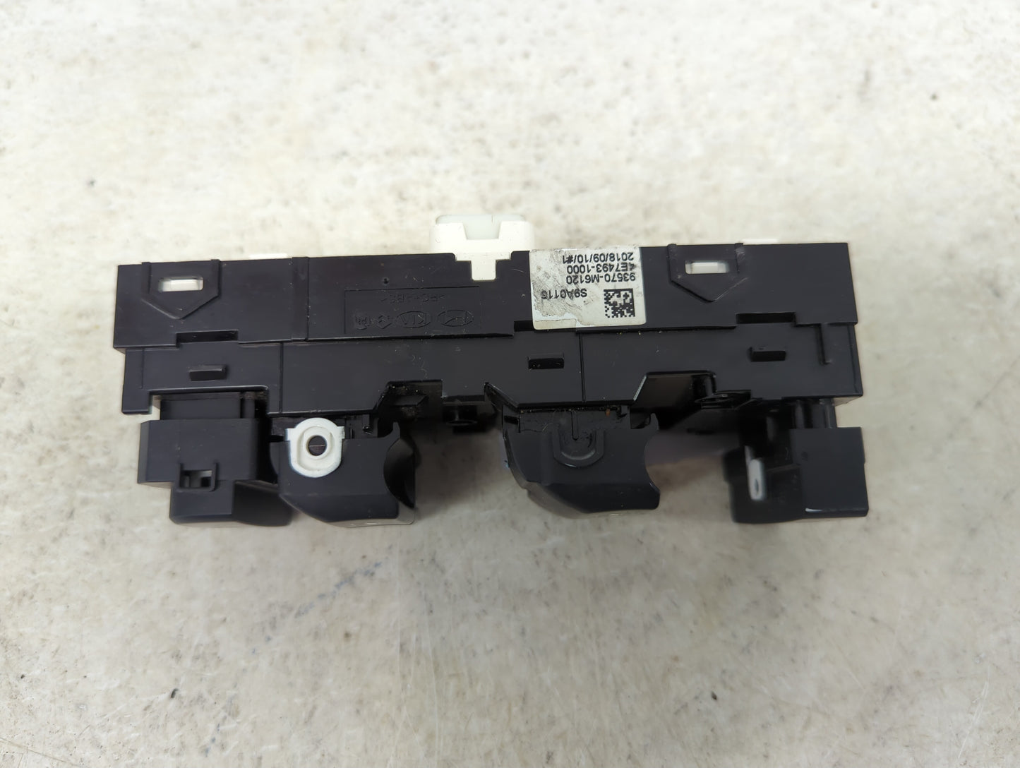 2019 Kia Forte Master Power Window Switch Replacement Driver Side Left P/N:93570-M6120 4E7493-1000 Fits OEM Used Auto Parts 