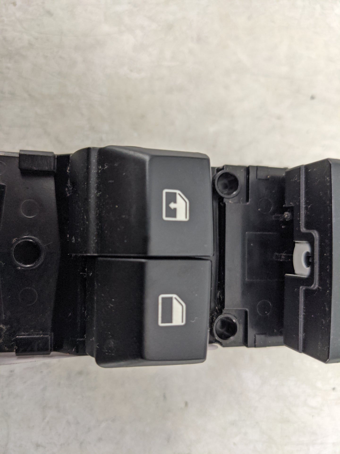 2019 Kia Forte Master Power Window Switch Replacement Driver Side Left P/N:93570-M6120 4E7493-1000 Fits OEM Used Auto Parts 