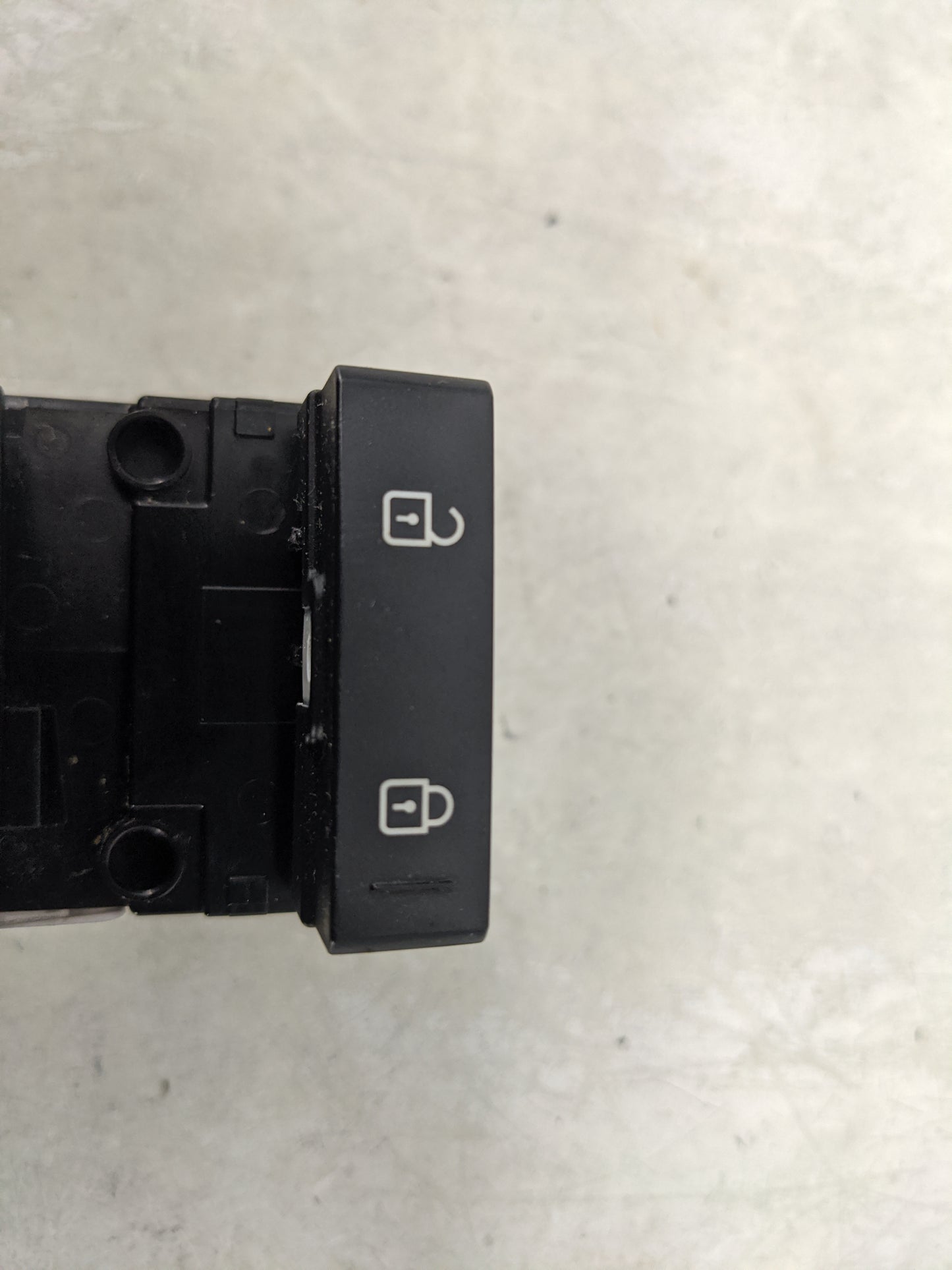2019 Kia Forte Master Power Window Switch Replacement Driver Side Left P/N:93570-M6120 4E7493-1000 Fits OEM Used Auto Parts 