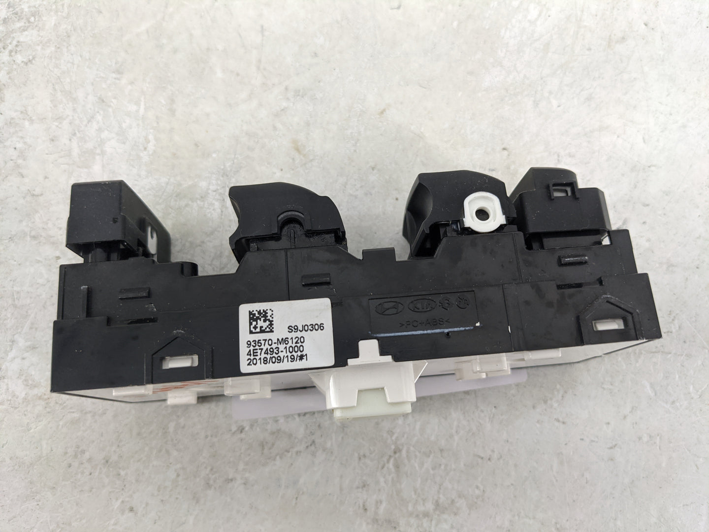 2019 Kia Forte Master Power Window Switch Replacement Driver Side Left P/N:93570-M6120 4E7493-1000 Fits OEM Used Auto Parts 