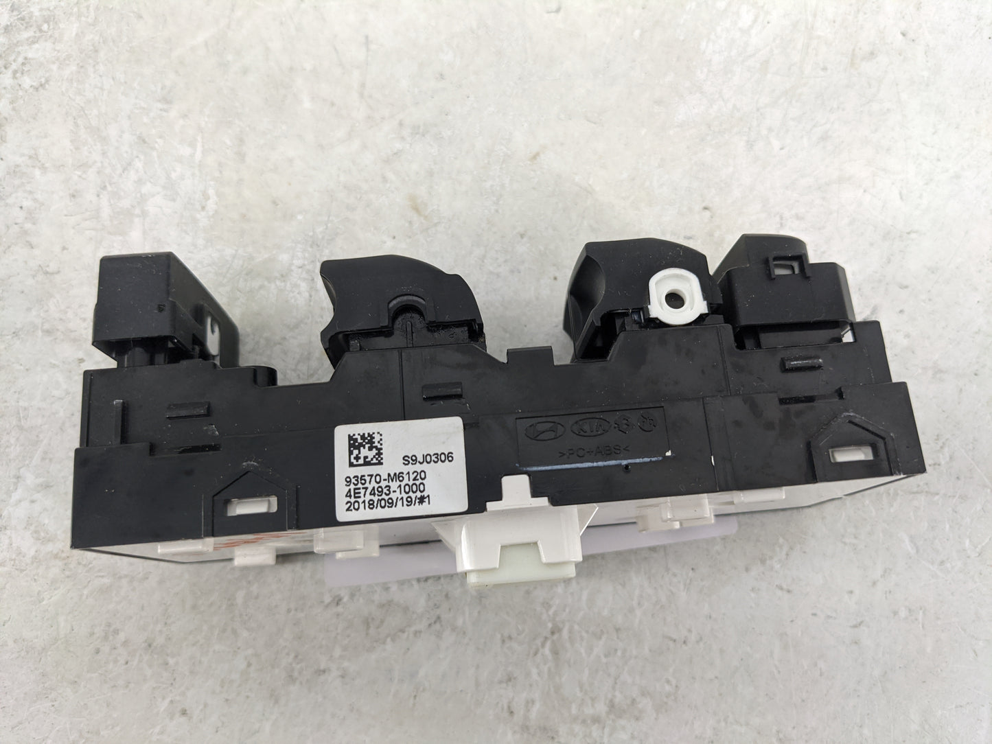 2019 Kia Forte Master Power Window Switch Replacement Driver Side Left P/N:93570-M6120 4E7493-1000 Fits OEM Used Auto Parts 