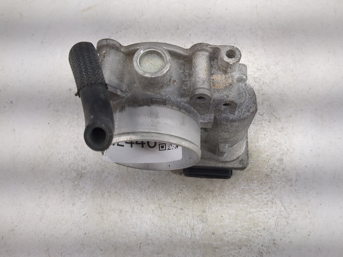 2019 Kia Forte Throttle Body P/N:35100-2E710 6100 06B05 Fits OEM Used Auto Parts - Oemusedautoparts1.com