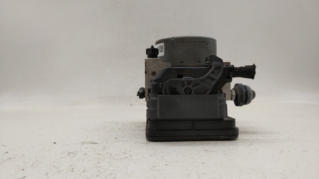2019 Kia Forte ABS Pump Control Module Replacement P/N:58900-M7200 58900-M7200 Fits OEM Used Auto Parts - Oemusedautoparts1.