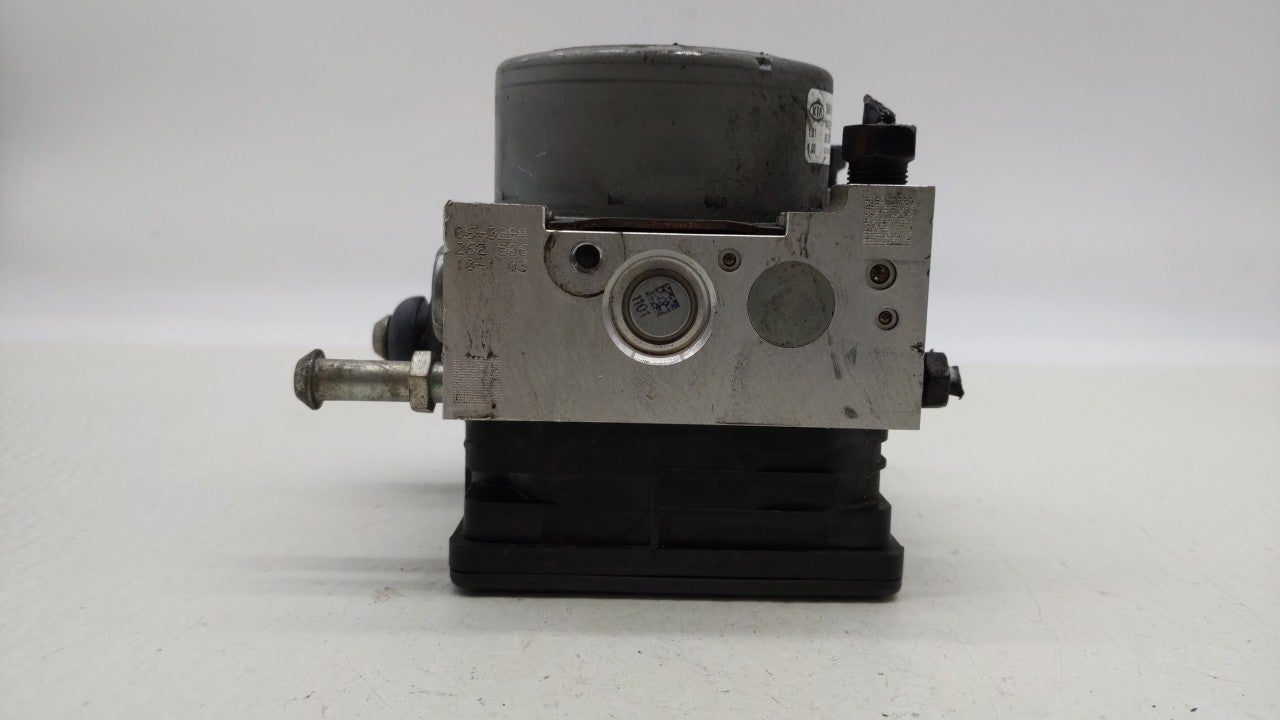 2019 Kia Forte ABS Pump Control Module Replacement P/N:58900-M7200 58900-M7200 Fits OEM Used Auto Parts - Oemusedautoparts1.