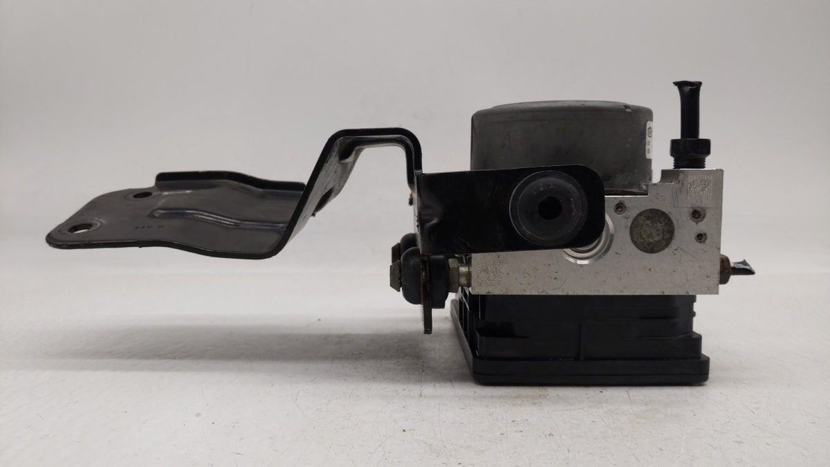 2019 Kia Forte Anti-Lock Brake ABS Pump Module Actuator OEM P/N:58900-M7200 58900-M7200 Fits OEM Used Auto Parts - Oemusedau