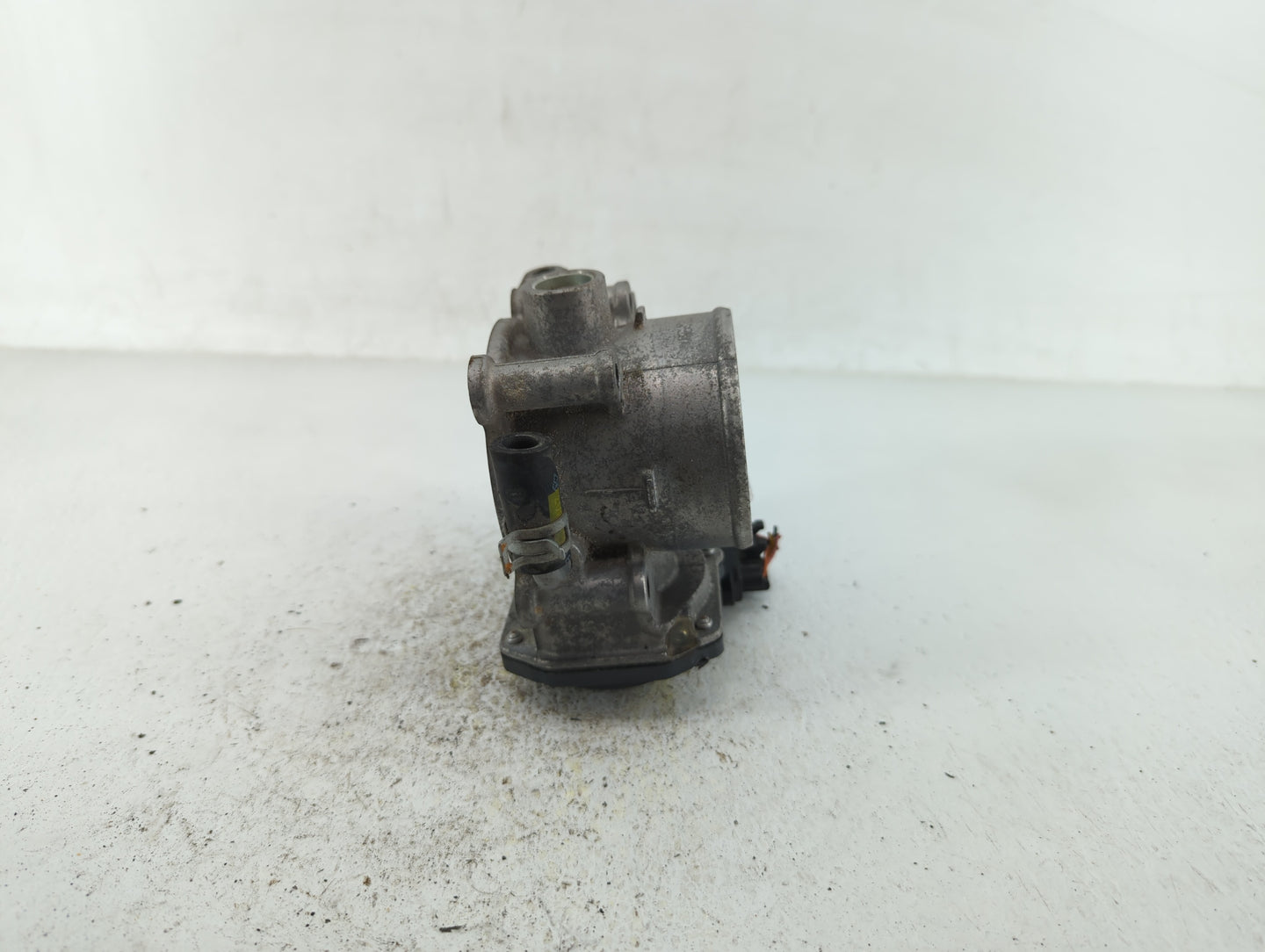 2019 Kia Forte Throttle Body P/N:35100-2E710 Fits OEM Used Auto Parts - Oemusedautoparts1.com