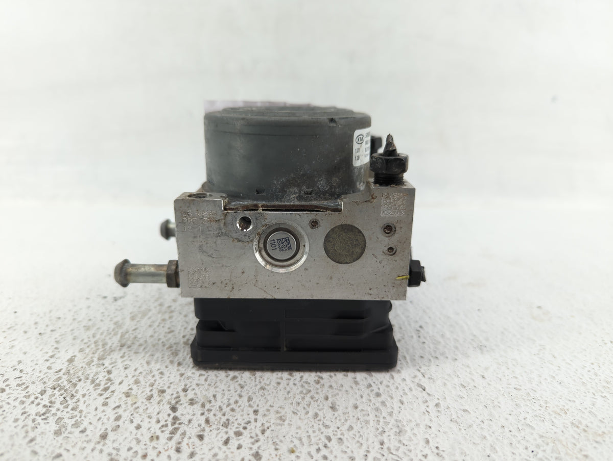 2019-2021 Kia Forte Anti-Lock Brake ABS Pump Module Actuator OEM P/N:58900-M7200 Fits Fits 2019 2020 2021 OEM Used Auto Part