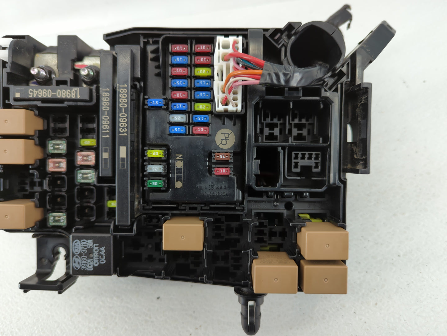 2019-2020 Kia Forte Fusebox Fuse Box Panel Relay Module P/N:91431-M7430 91431-M7031 Fits Fits 2019 2020 OEM Used Auto Parts 