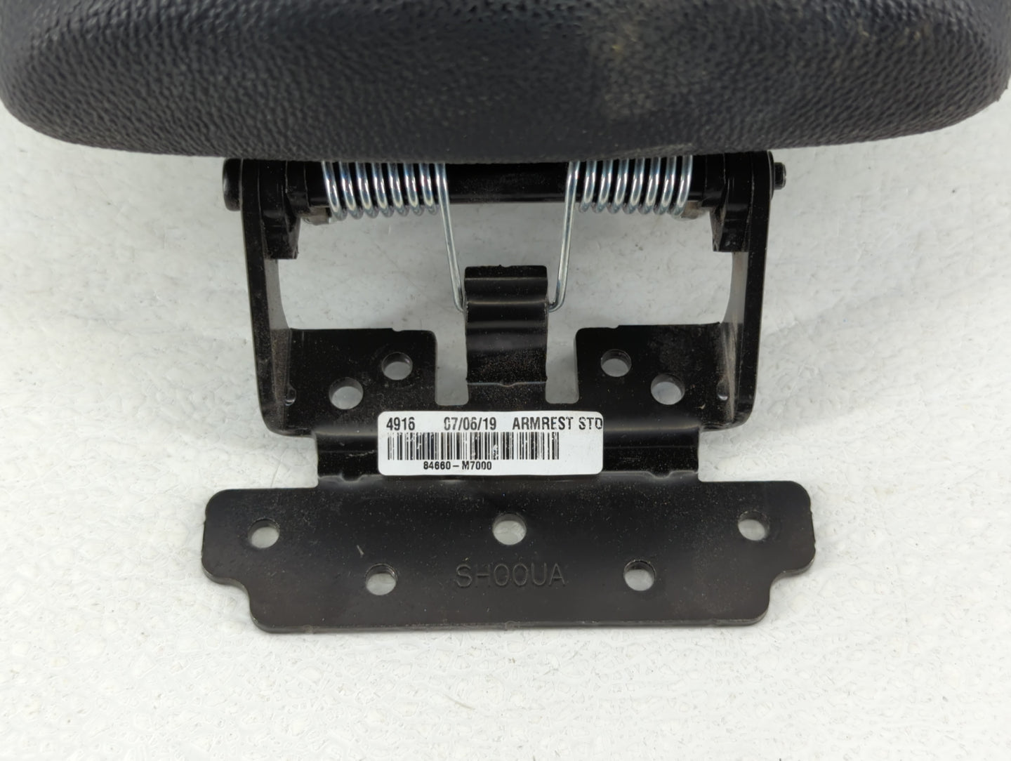 2019 Kia Forte Center Console Armrest Cover Lid - Oemusedautoparts1.com