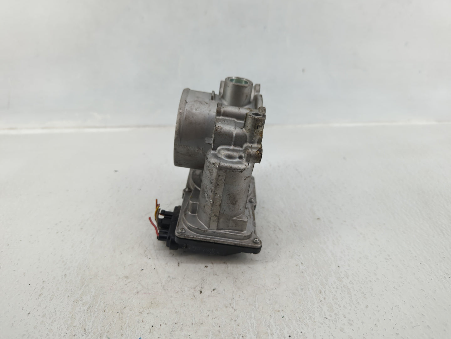 2019 Kia Forte Throttle Body P/N:35100-2E710 Fits OEM Used Auto Parts - Oemusedautoparts1.com