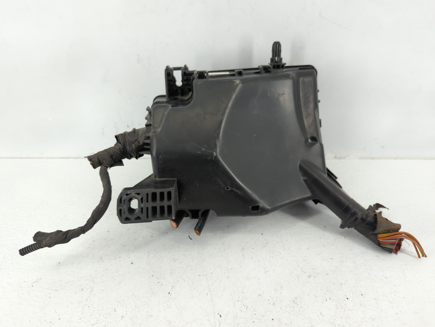 2019-2020 Kia Forte Fusebox Fuse Box Panel Relay Module P/N:91431-M7050 Fits Fits 2019 2020 OEM Used Auto Parts - Oemusedaut
